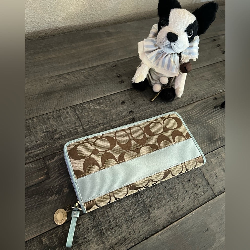 Coach Wallet - Picture 3 of 10
